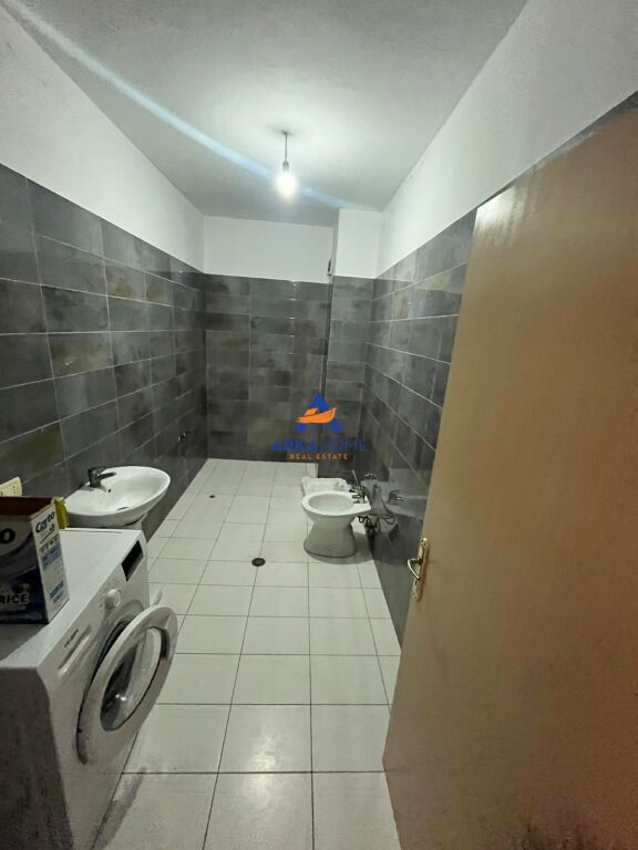 JEPET ME QERA APARTAMENT 2+1 TEK SHKOLLA ANGELA MERKEL,KAMEZ 35.000 LEKE