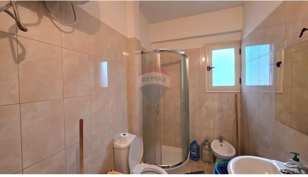 🏡 APPARTAMENTO 1+1 IN VENDITA – VICINO ALLA CHIESA ORTODOSSA, VLORË
