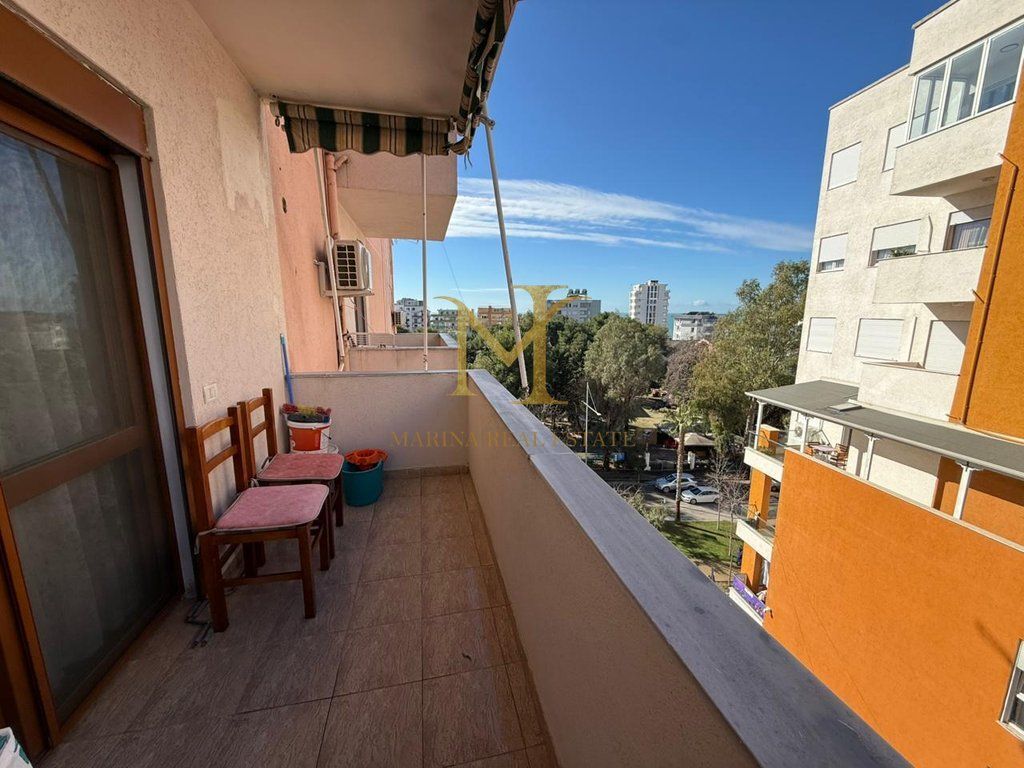 JEPET ME QERA APARTAMENT I SAPO RINOVUAR NE PLAZH ILIRIA , DURRES