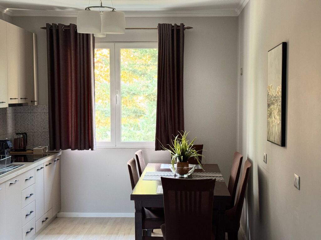 Apartament 2+1 me qera ne Laprake tek Pizzeri Class