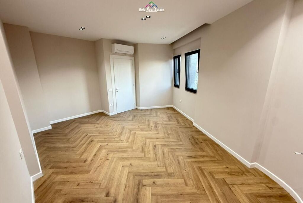 Zyre Me Qera 2+1+2 Ne Astir (ID BZ2465) Tirane.