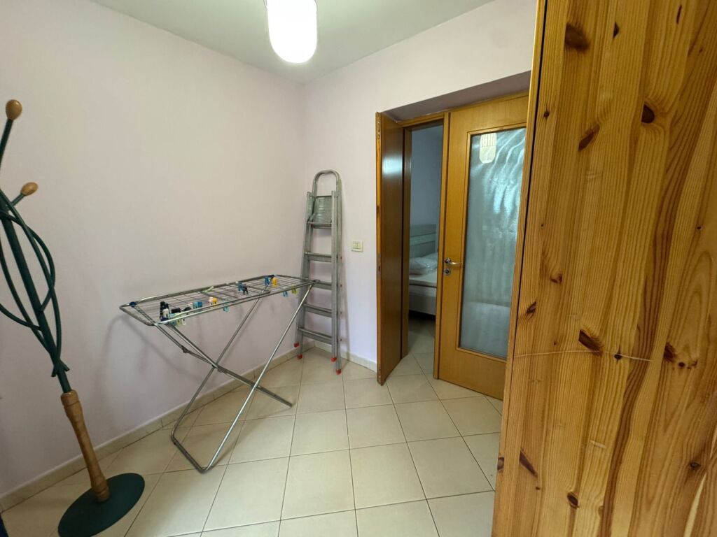 Apartament 2+1, Rruga e Durresit!