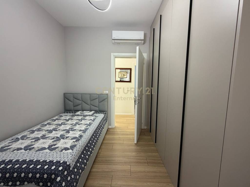 APPARTAMENTO 3+1+2 CON PARCHEGGIO IN AFFITTO AL GARDEN BUILDING