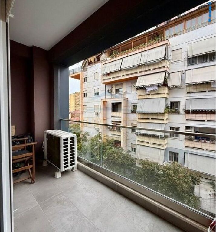 Shitet, Apartament 2+1+2, Rruga e Barrikadave, Tiranë