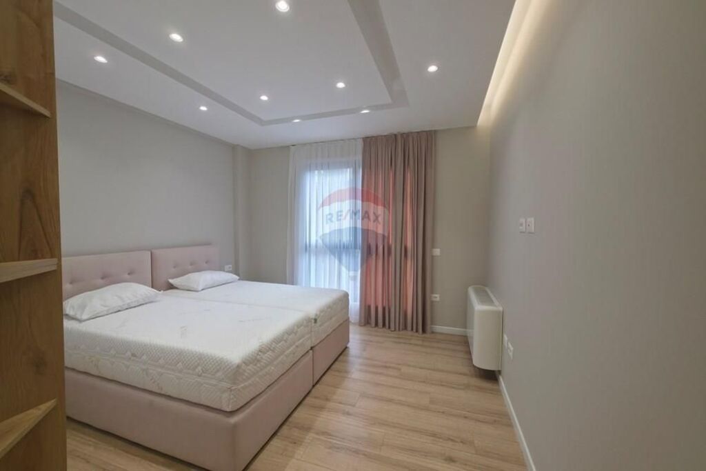 APARTMENT 3+1+2 WITH YARD+2 PARKING SPOTS FOR RENT!