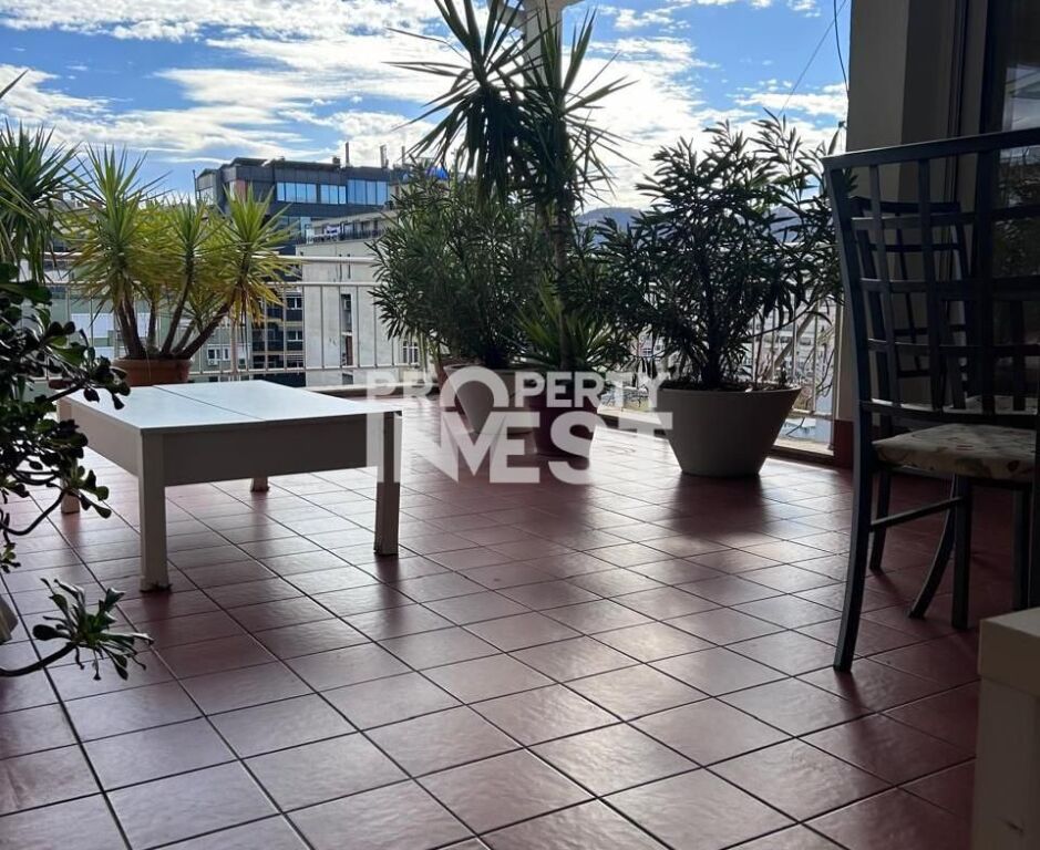 Shitet Apartament 2+1 Bllok