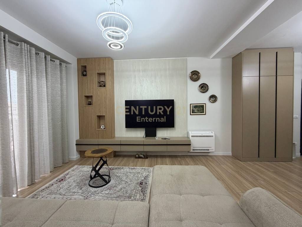 APPARTAMENTO 3+1+2 CON PARCHEGGIO IN AFFITTO AL GARDEN BUILDING