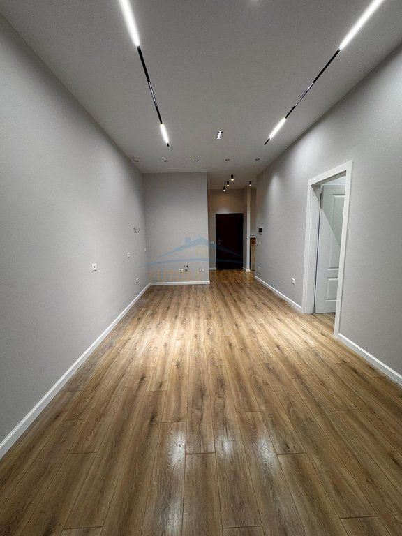 In vendita, appartamento 2+1 Nuovo Anello, Tirana
