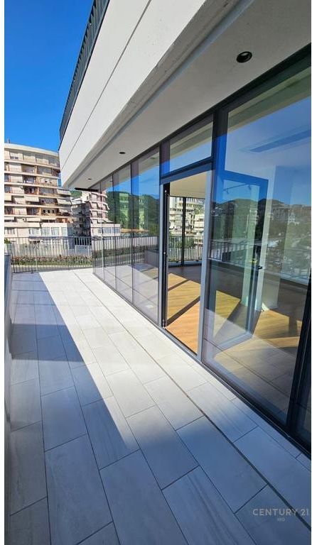 APARTMENT 2+1+2 WITH PARKING SPACE FOR RENT AT LAKE VIEW
