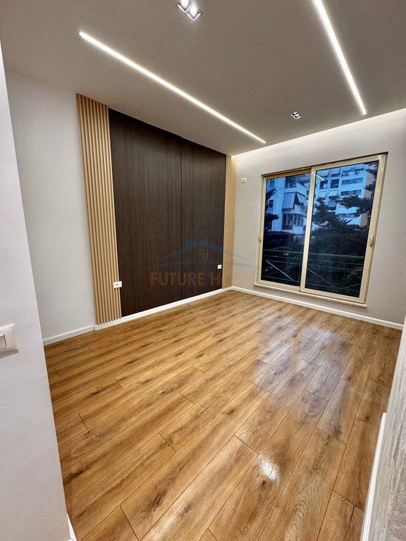In vendita, appartamento 2+1 Nuovo Anello, Tirana