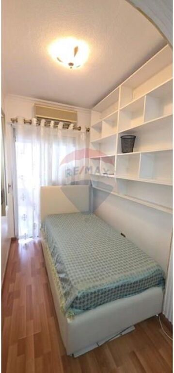 Jepet me qira apartament 3+2 në zonën e Bllokut