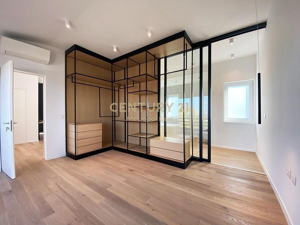 Vile me qira te Lon Hill Residence