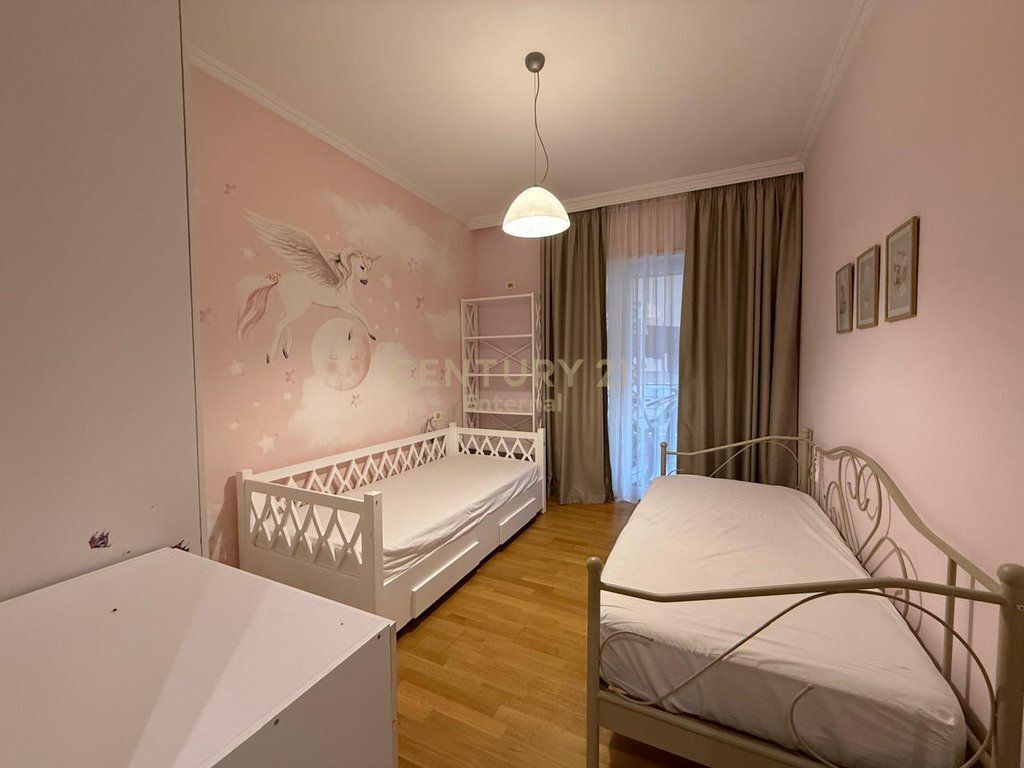 FOR RENT 2+1 APARTMENT NEAR THE BOTANICAL GARDEN