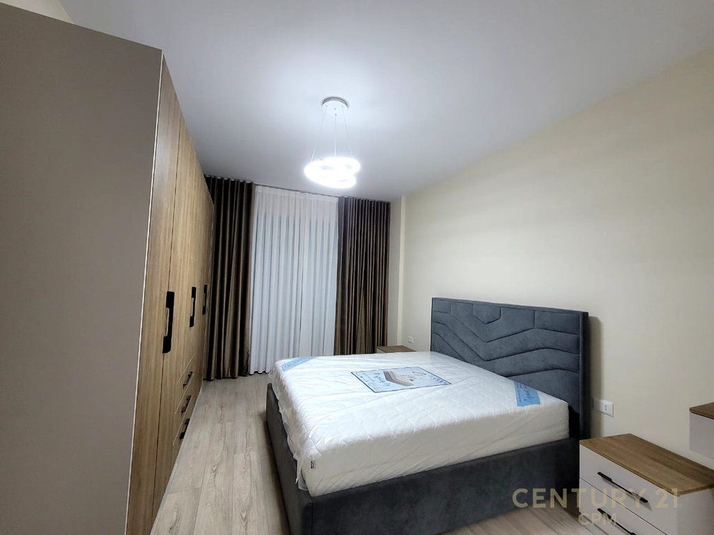 APARTMENT 2+1+2 WITH PARKING SPACE NEAR THE TIRANA LAKE