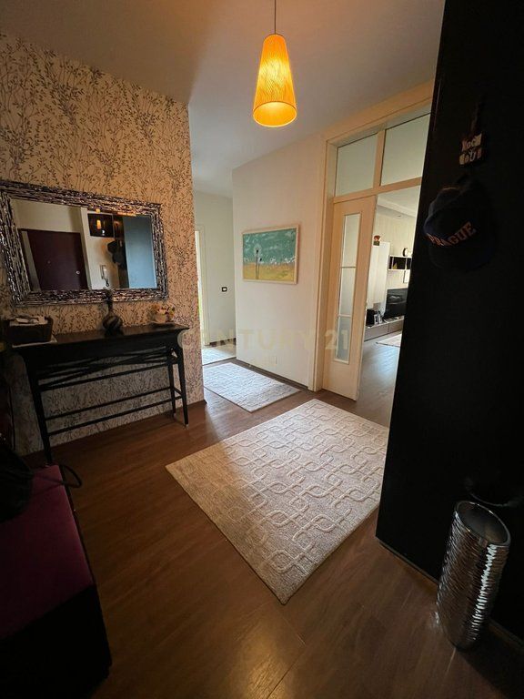 APARTAMENT 3+1+2 PER QIRA NE ISH BLLOK