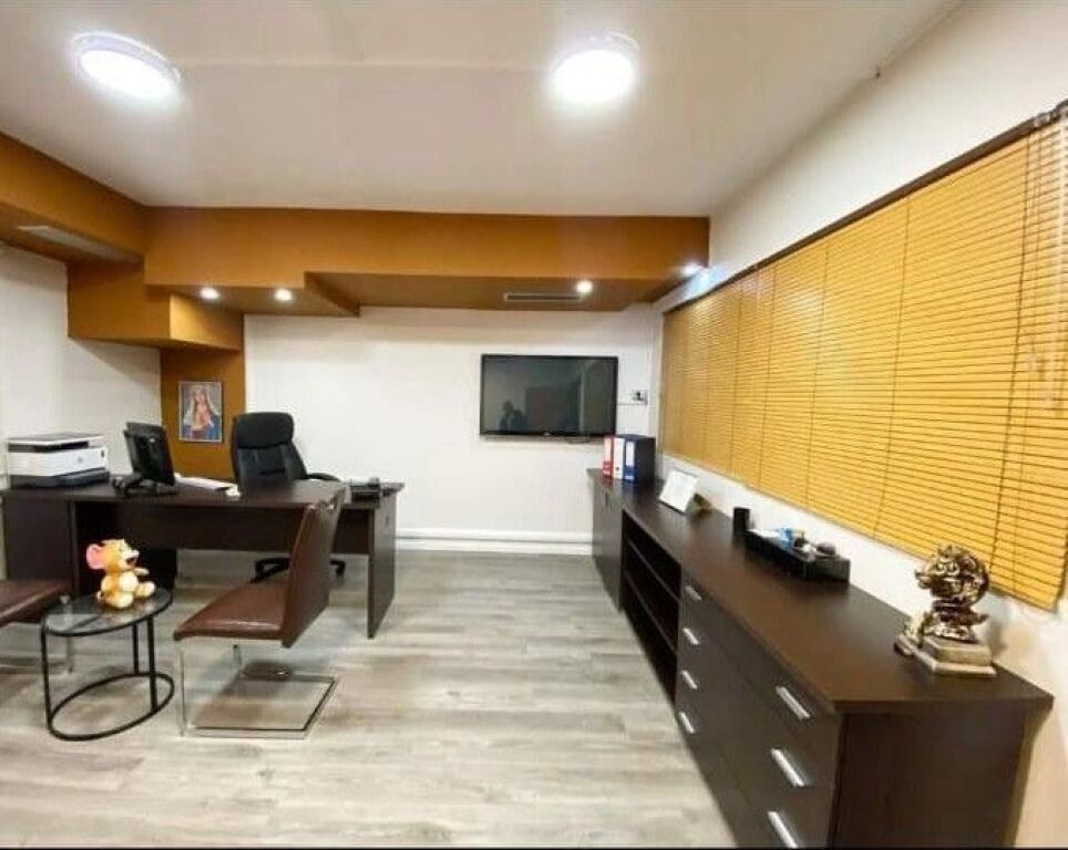 OFFICE FOR SALE 200 M2 WILLSON SQUARE 1,265,000 EURO