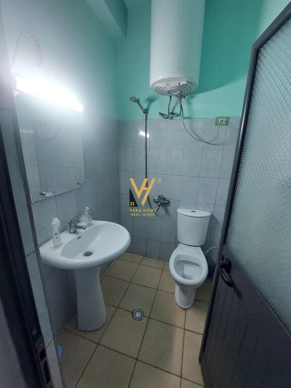 LOCALE COMMERCIALE IN VENDITA 9.220 M2 A MILOT 1.300.000 EURO