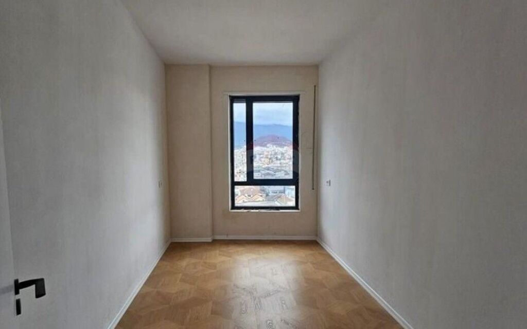 Apartament - Për Shitje - Rruga 5 Maji, Tiranë(ID: 530181101-278)