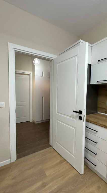 🏢 Jepet me Qira Apartament 1+1 + Post Parkimi – Rruga 5 Maji  