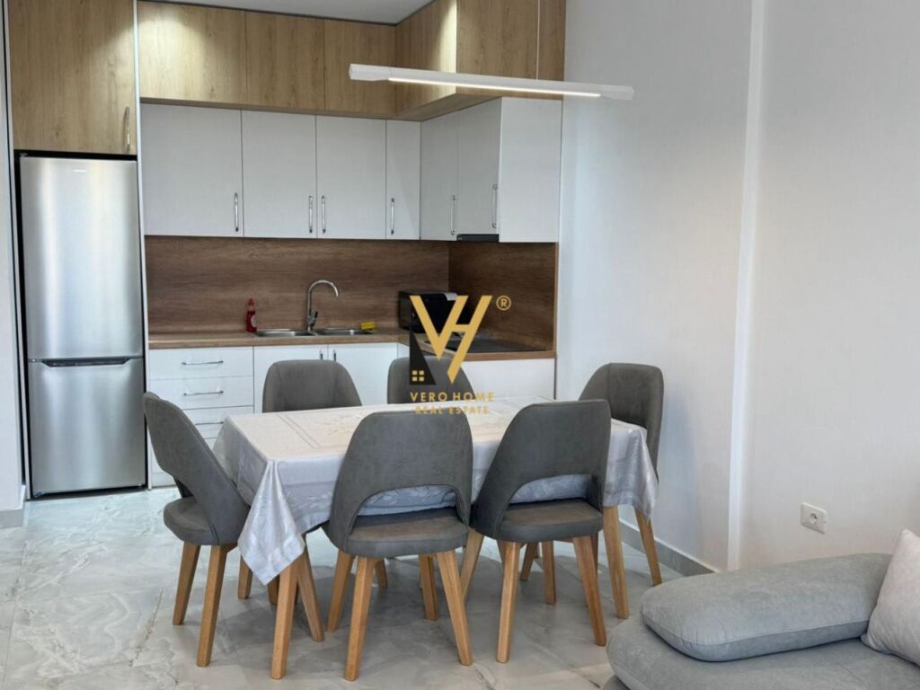 JEPET APARTAMENT 1+1 ME QIRA TE LIQENI I THATE 900 EURO