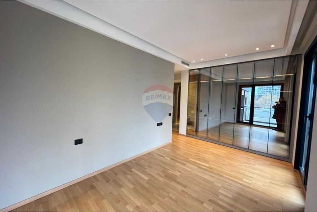 Luxurious 3+1+2 apartment near the American Embassy.