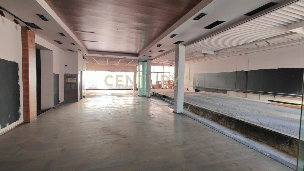 Ambient Komercial me Qira – tek ish Stacioni i Trenit, buzë Unazës së Vogël, Tiranë