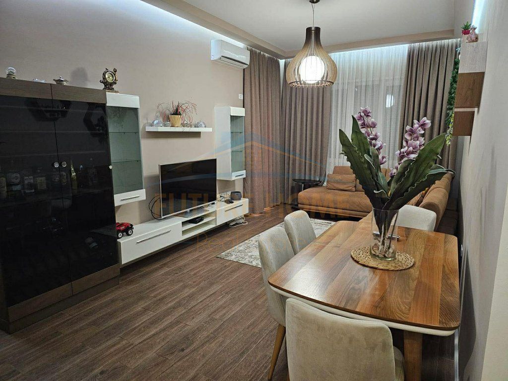 Rent, Apartment 2+1+2, Unaza e Re.