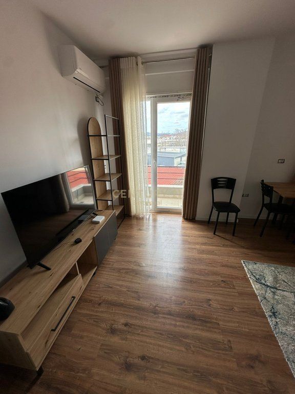 APARTAMENT 2+1 ME QERA PRANE XHAMIS