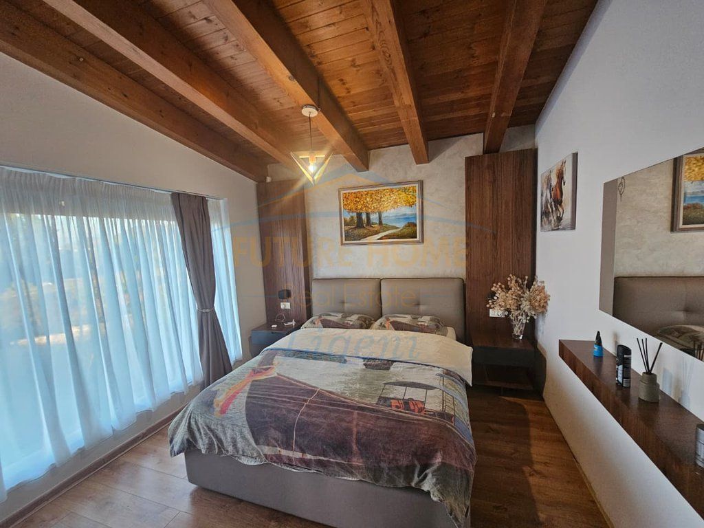 Affitto, Villa su 3 piani, Pezë Helmes, Tirana.
