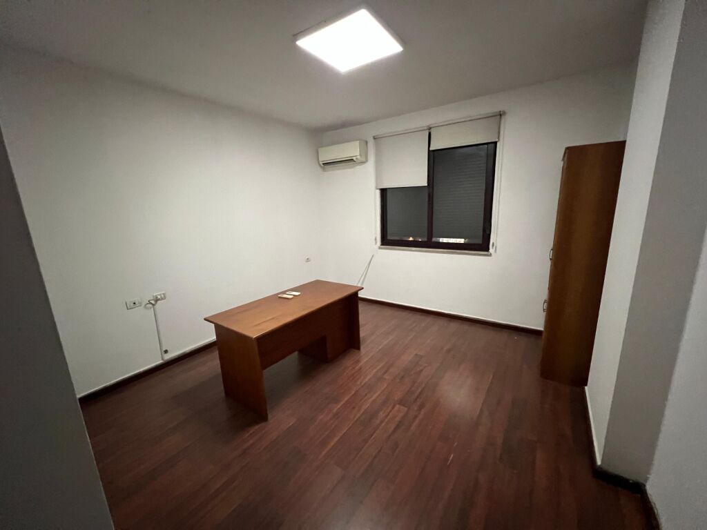 🔑APPARTAMENTO 3+1 PER UFFICI IN AFFITTO PRESSO HIPOTEKA