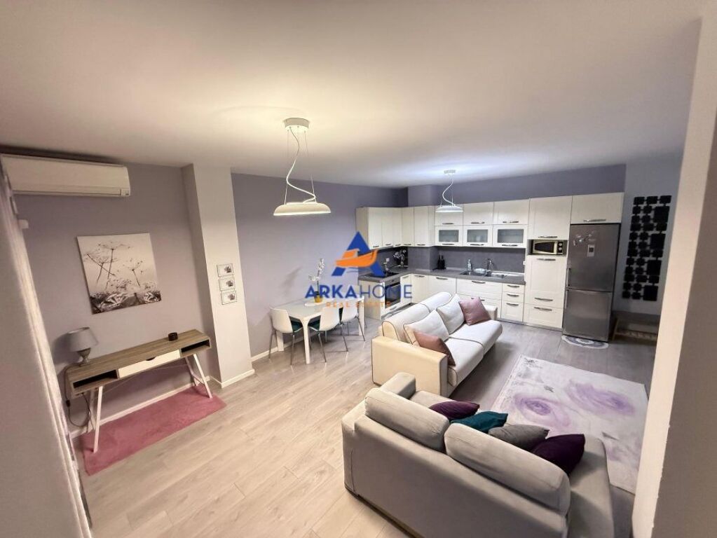 JEPET ME QERA APARTAMENT 1+1 TEK RRUGA ALBANOPOLI 600 EURO