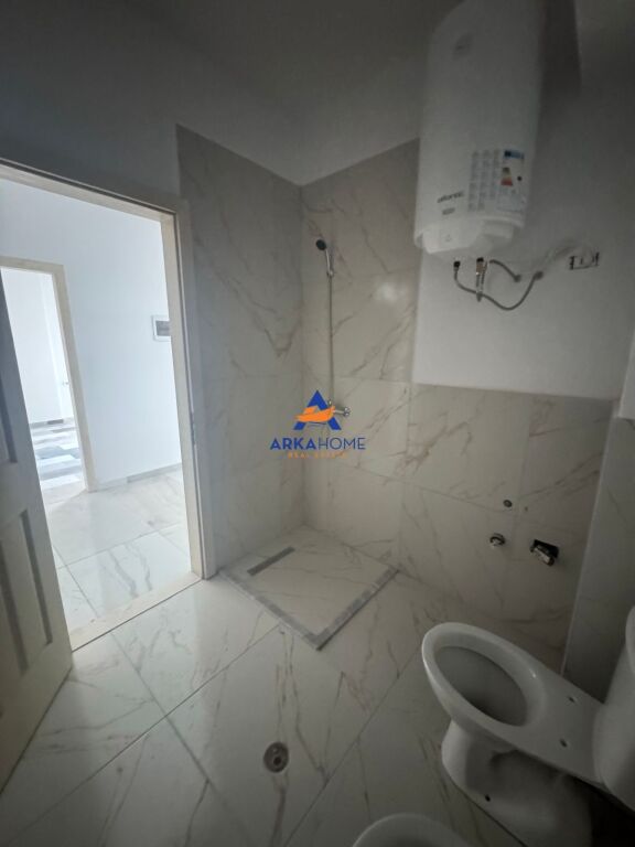 VENDESI APPARTAMENTO 2+1+2 " TERMINALE AUTOBUS NORD-SUD " 150000 EURO