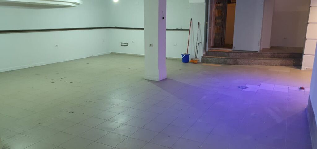 SHOP FOR RENT 171 M2 VASIL SHANTO 750 EURO