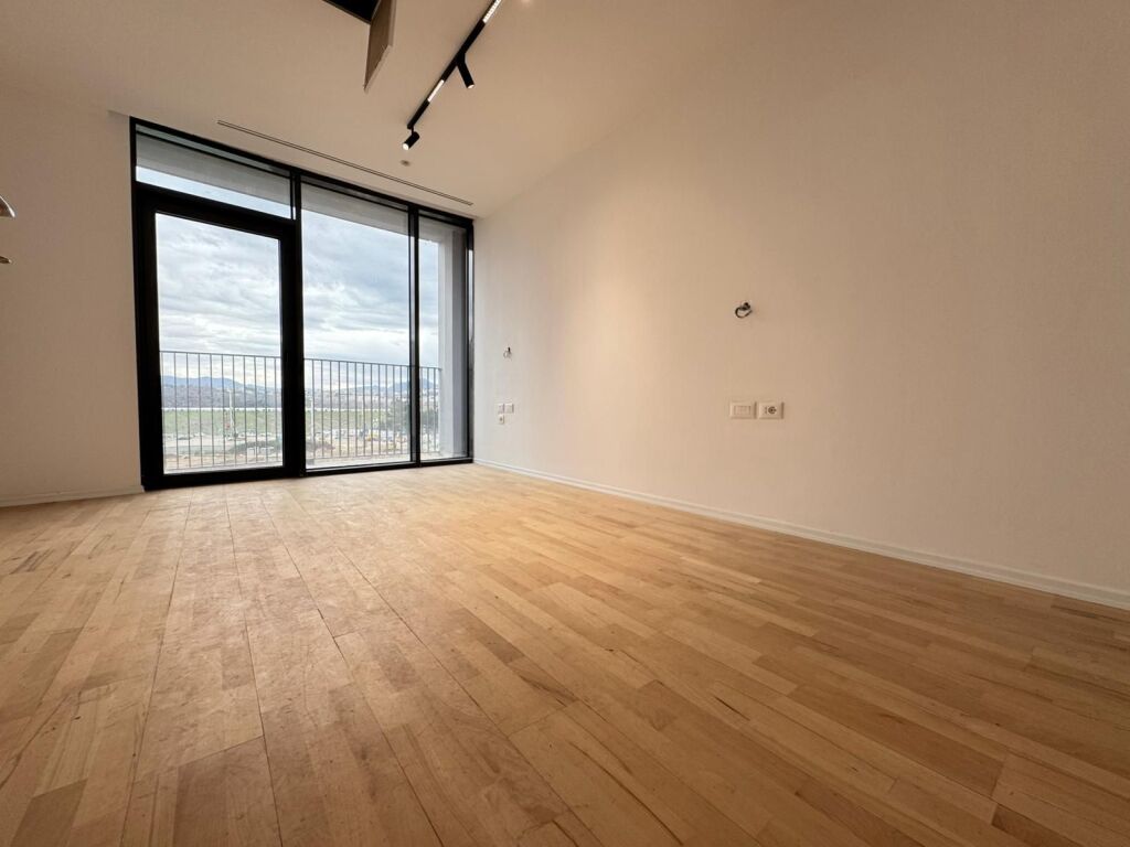 Shitet apartament 2+1+2 +verande +post parkimi Lake View Rruga e Kosovareve