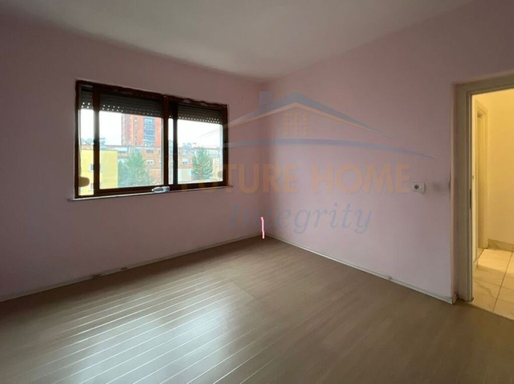 SHITET APARTAMENT 2+1 TEK ISH EKSPOZITA