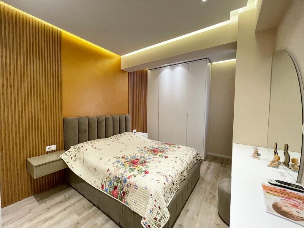 Apartament 2+1 per qira prane Globe tek Ish Parku i Autobusave.