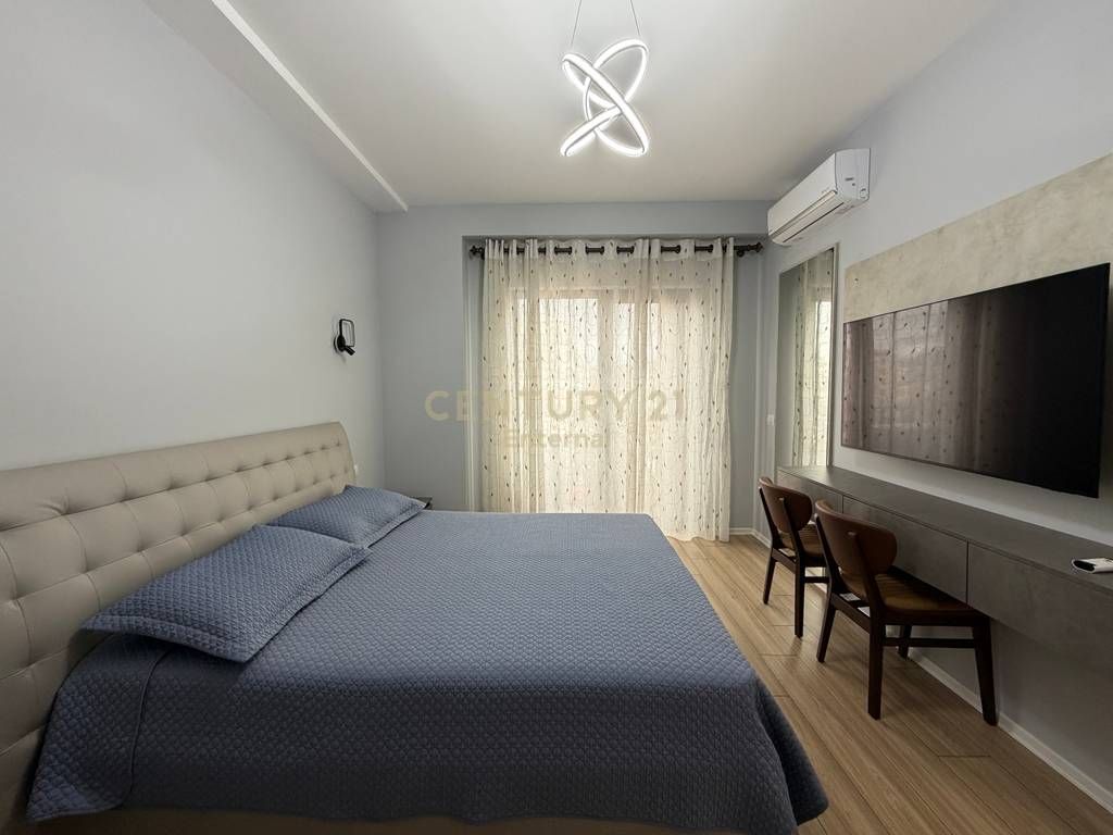 APPARTAMENTO 3+1+2 CON PARCHEGGIO IN AFFITTO AL GARDEN BUILDING