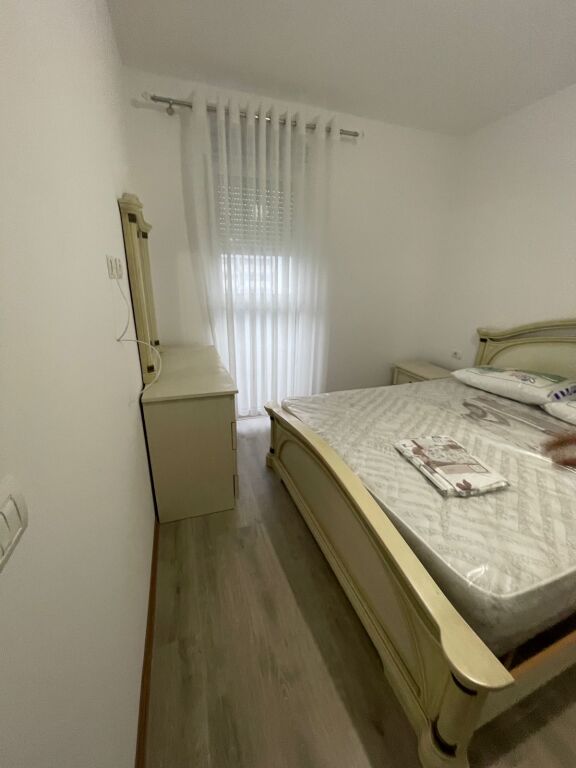 Jepet me Qera Apartament 3+1+2 ne 5 Maji