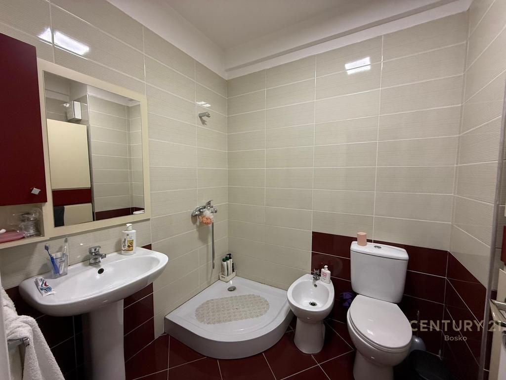 Apartament 1+1 me qira tek Komuna e Parisit