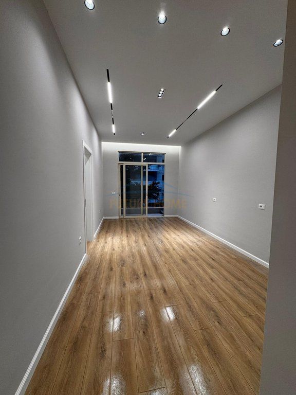 In vendita, appartamento 2+1 Nuovo Anello, Tirana