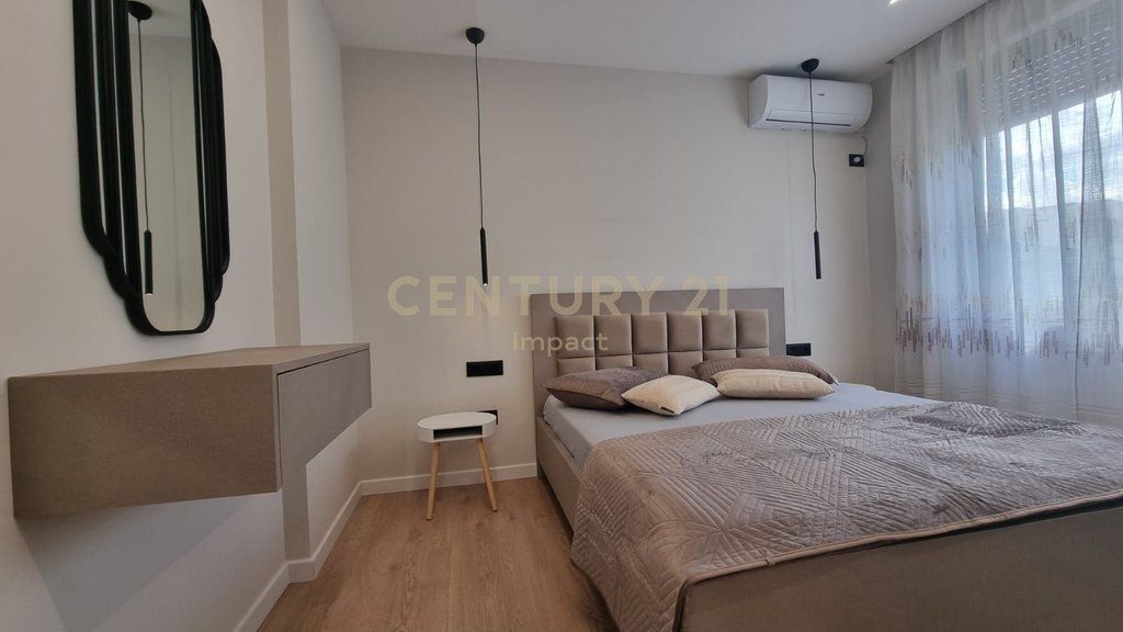 Apartment 2+1 for rent at Komuna e Parisit