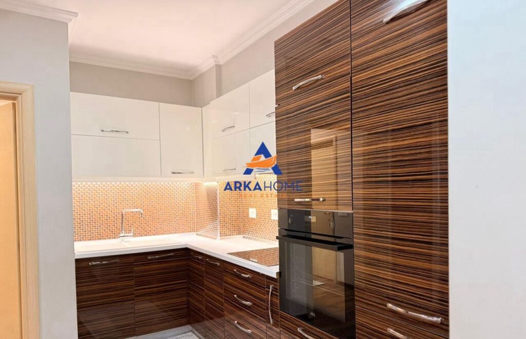 AFFITTASI APPARTAMENTO 2+1+2 BALCONI "ASTIR" 650 EURO