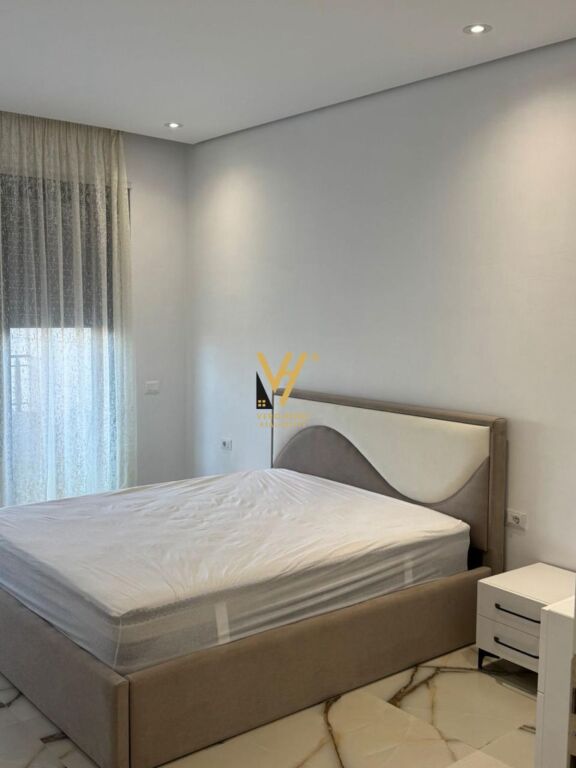 JEPET APARTAMENT 1+1 ME QIRA TE LIQENI I THATE 900 EURO