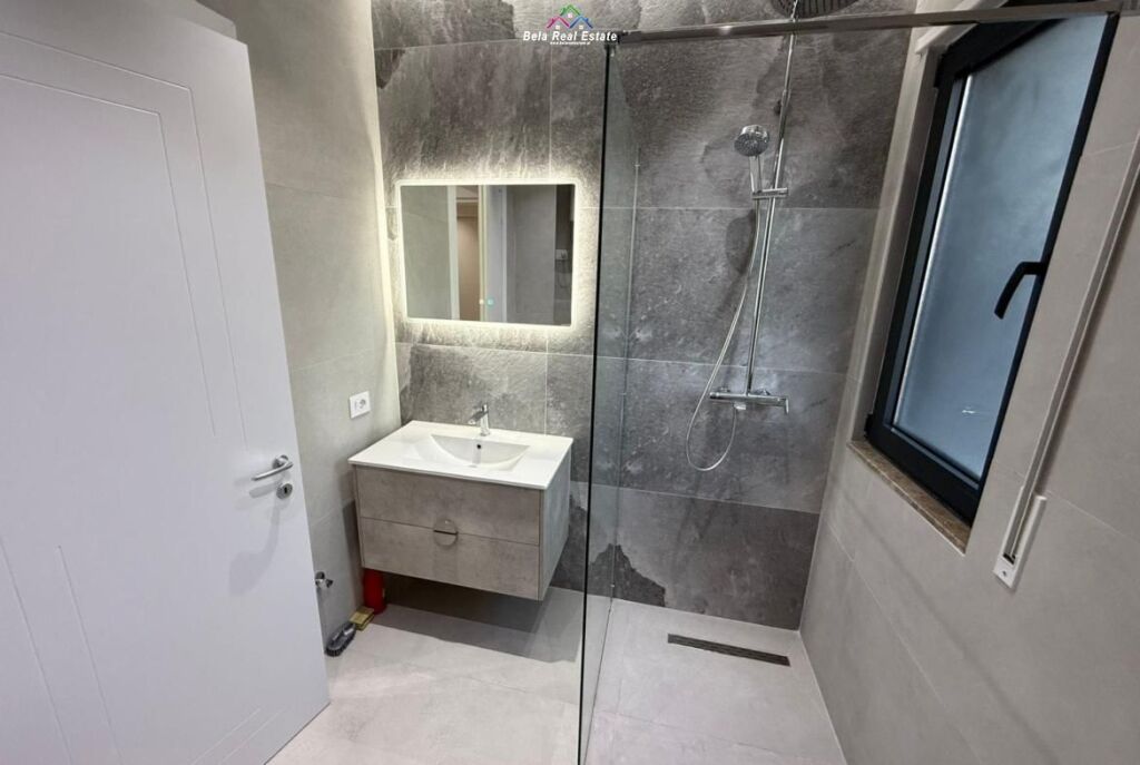 Zyre Me Qera 2+1+2 Ne Astir (ID BZ2465) Tirane.