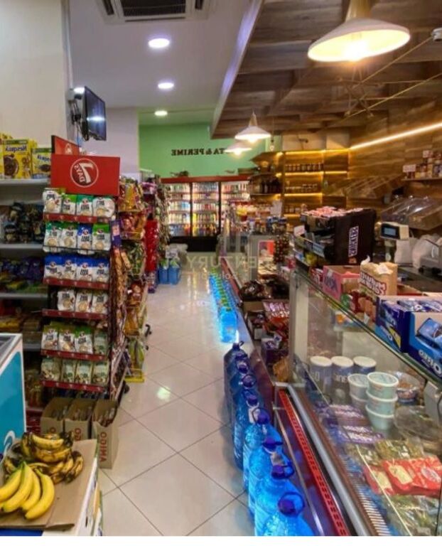 UNITÀ COMMERCIALE DI 77 M² IN VENDITA A FRESK – CON AFFITTO ATTIVO E PRONTA PER INVESTIMENTO!