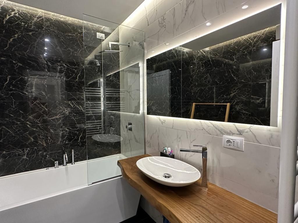 Qera , Apartament 2+1+2 , Rezidencën Ambasador 3