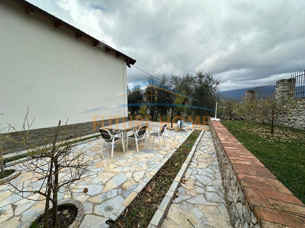Rent, Villa, Petrele