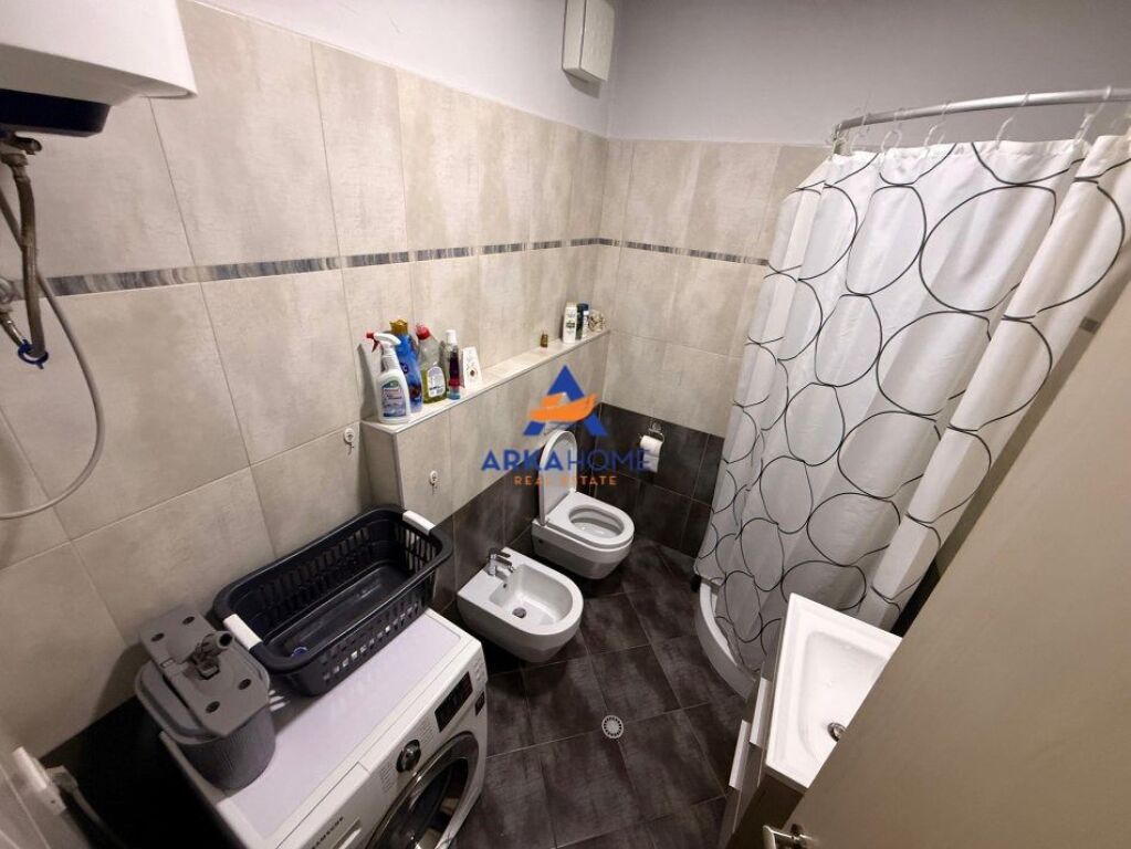 JEPET ME QERA APARTAMENT 1+1 TEK RRUGA ALBANOPOLI 600 EURO