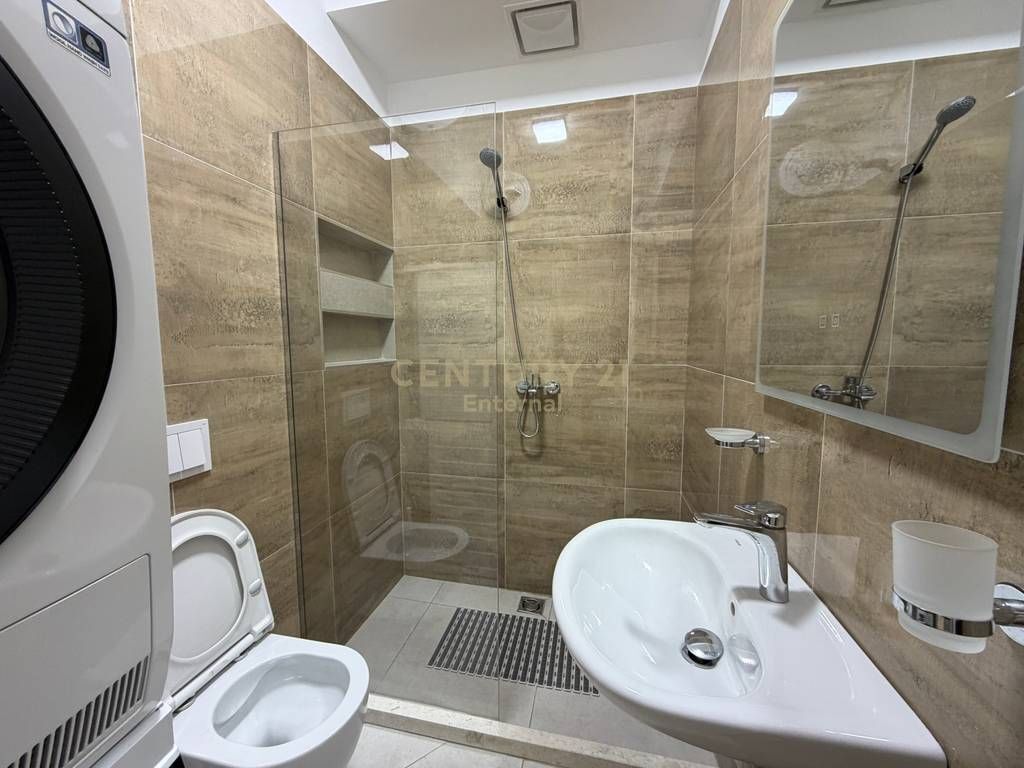 APPARTAMENTO 3+1+2 CON PARCHEGGIO IN AFFITTO AL GARDEN BUILDING