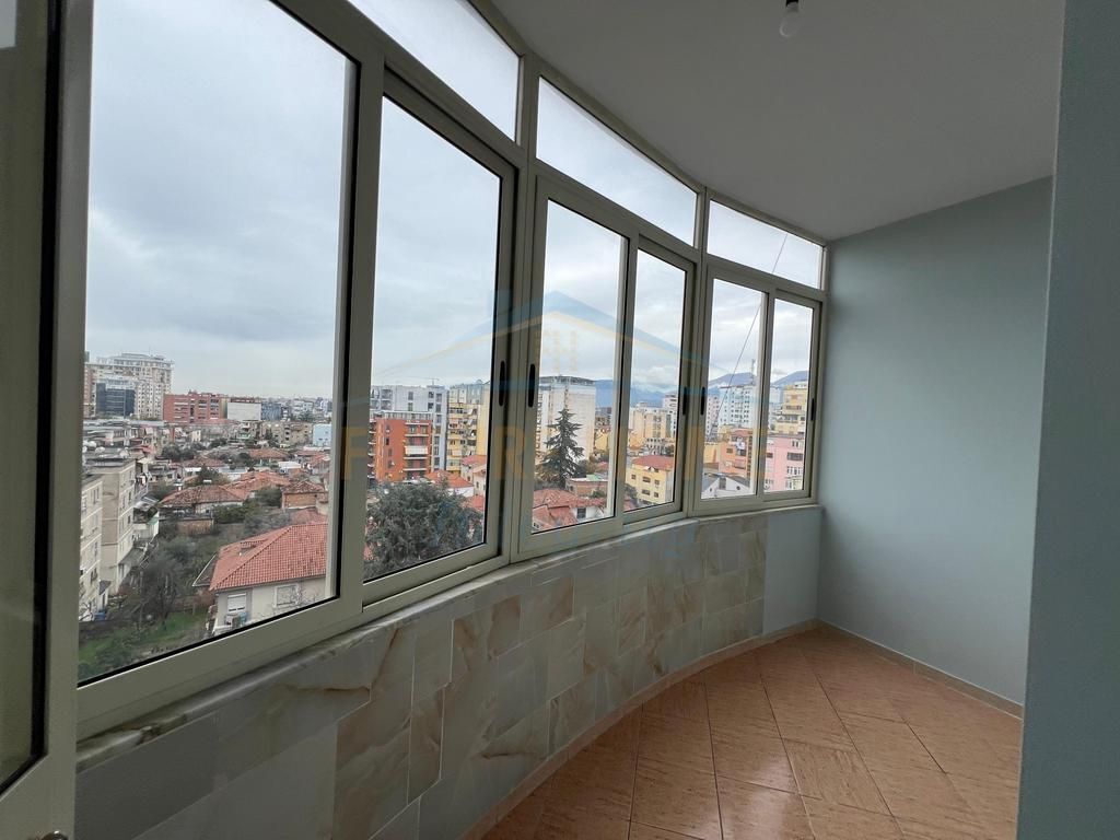 Affitto, Appartamento 1+1, Via Fortuzi, Tirana.